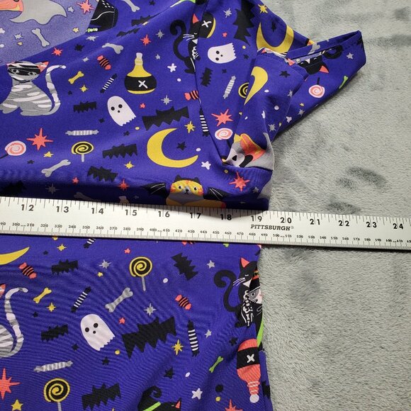 Zoe + Chloe Halloween V-neck Scrub Top 2 Pockets Spooky Cats and Dogs Wmn Sz S - Picture 9 of 10